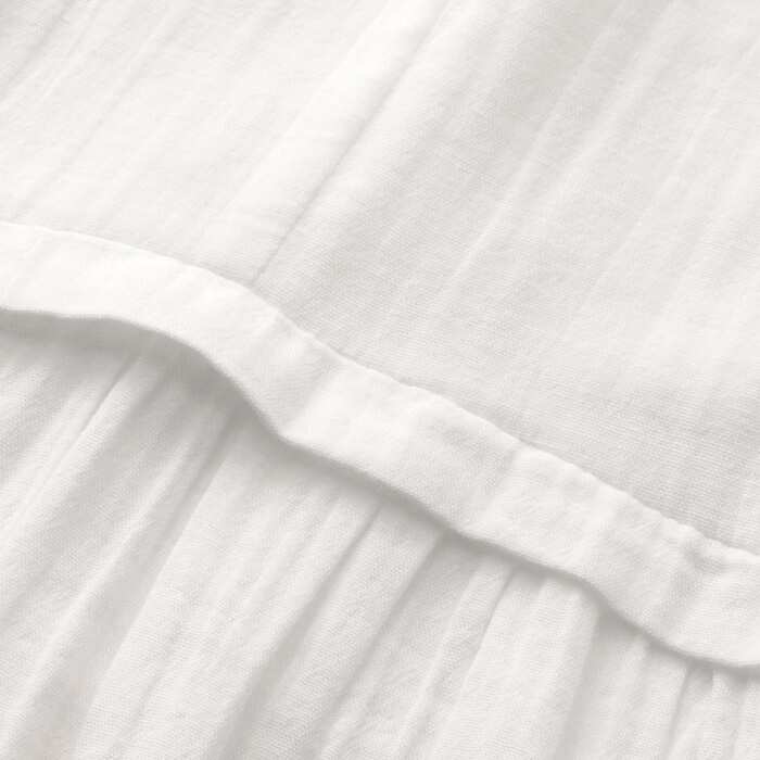 This double gauze cotton-cheesecloth fabric features a simple texture that adds depth to your warm-weather closet. 100% breathable, this fabric is lightweight and causal.