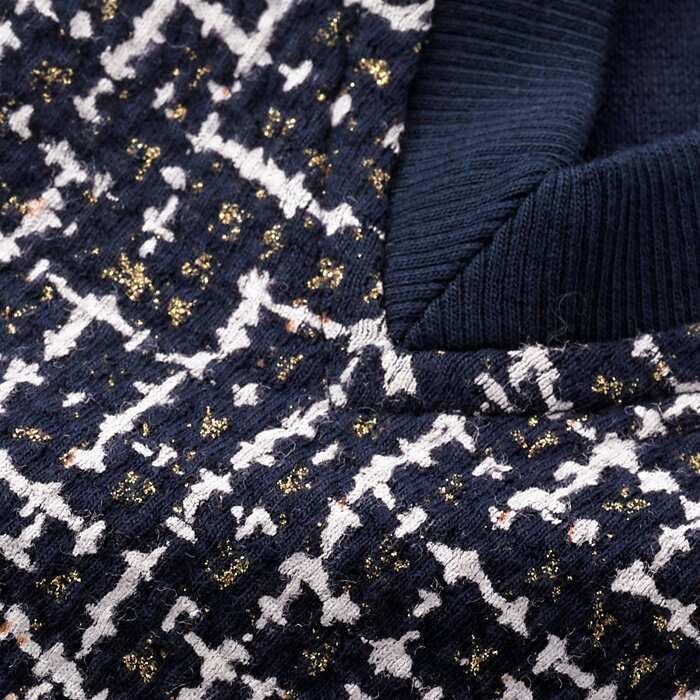 Crafted from smart heavyweight fluid ponte jersey tailoring in our classic navy, this fabric has good shape retention and a soft hand feel.