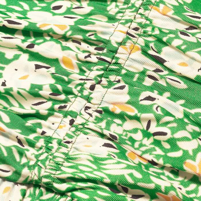 Crafted from recycled-blend satin with a soft twill and shine finish. This super-soft fabric beautifully enhances the vibrant Kyoto Garden print that was designed in our London studio. We have incorporated black into this print for easy styling. Half-elas