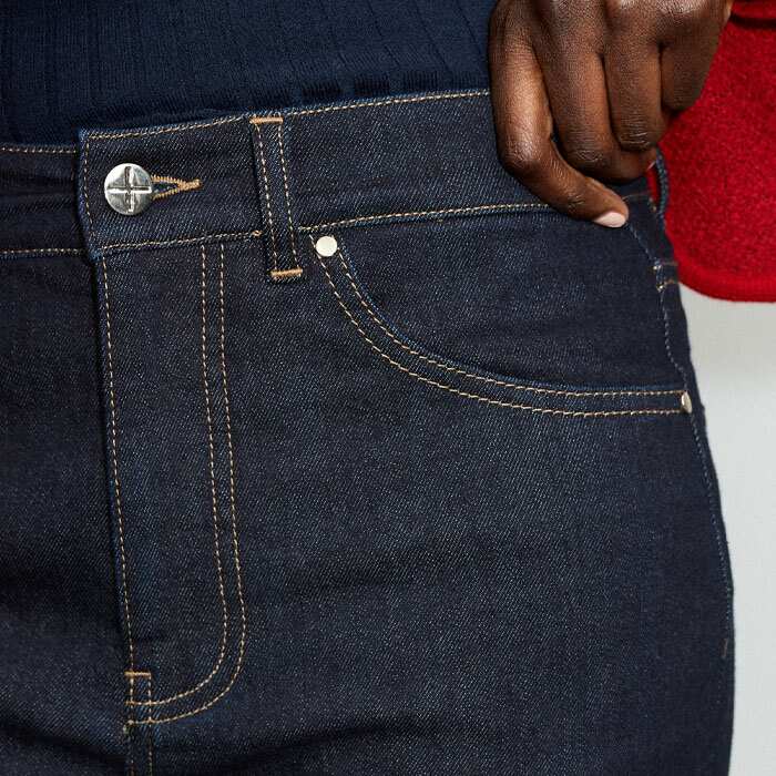 Tweaked and perfected, the size and placement of our back pockets has been carefully considered to ensure a universally flattering finish. 