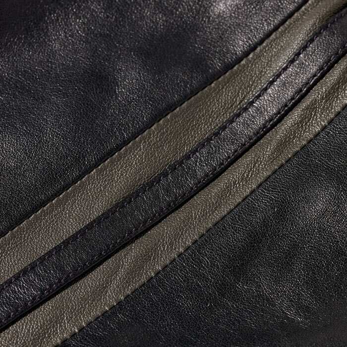 Crafted from supersoft Nappa leather with a slight sheen, an internal spray has been added to reinforce the leather and avoid colour transfer to underwear, without affecting its supple handfeel.