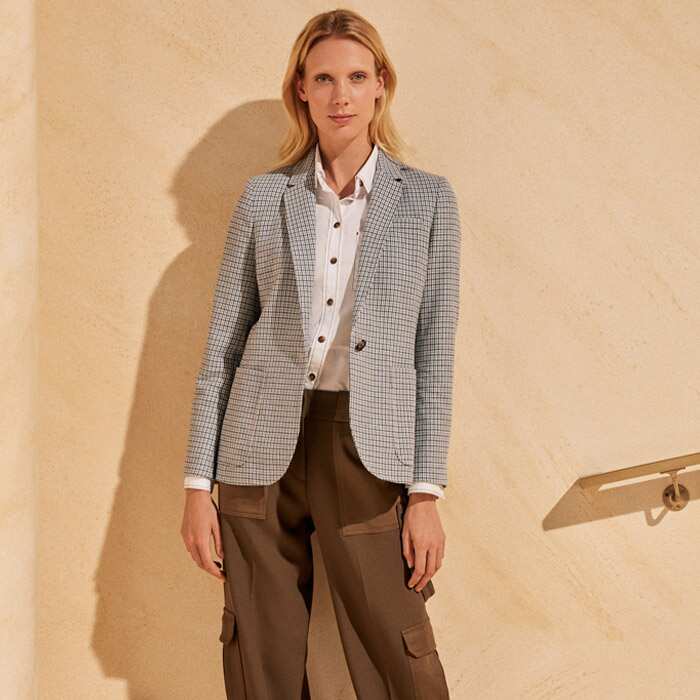 The perfect AM-to-PM solution, wear with a blazer for a smart tailored look or dress up with a blouse and heels.