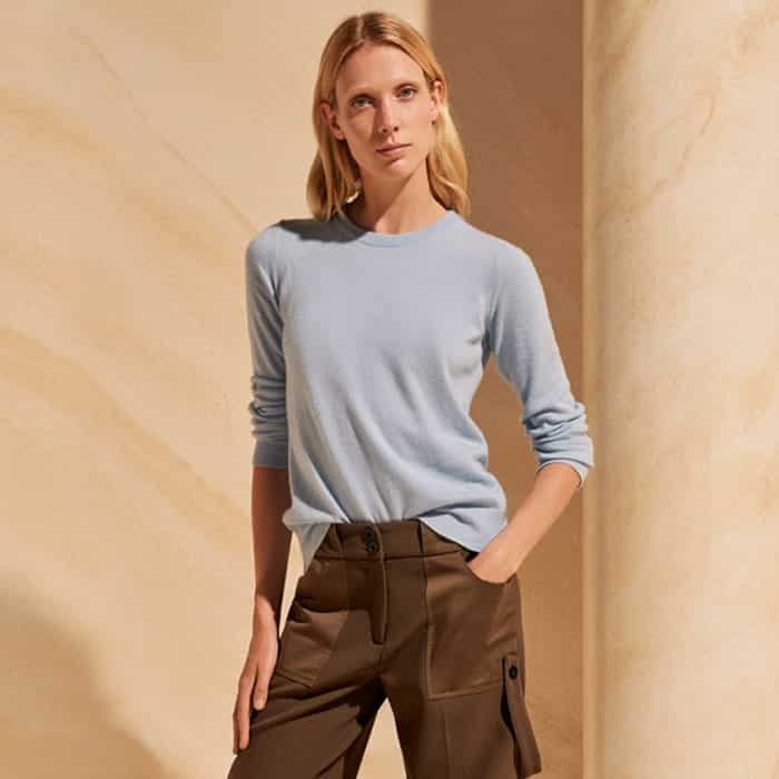 Style with our Cargo Wide-Leg Transformer Trouser and smart shoes, or dress down with joggers or denim and a trainer.